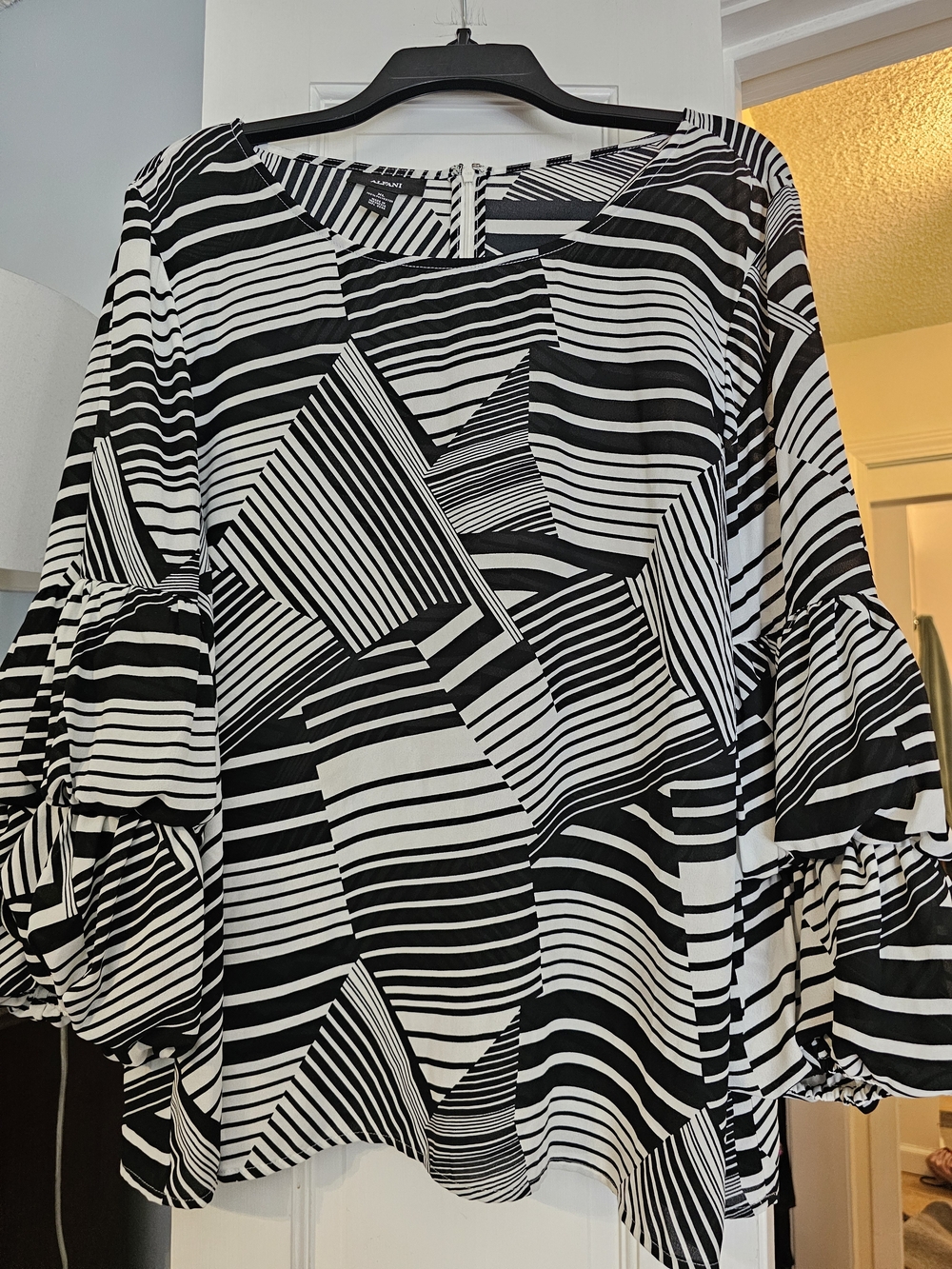 4/$25 Alfani Black & White Geometric Bell Sleeve Tunic